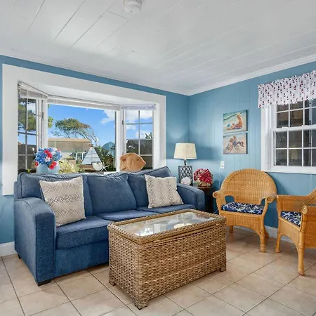 Seaside Cottages - Cottage 18 - Blue Birds Nest